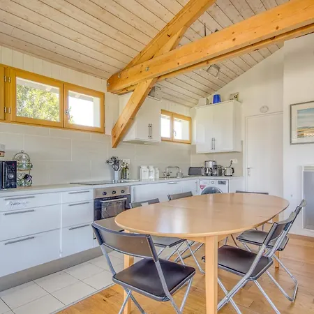 1 Maison Et Son Sur Pilotis Holiday home *