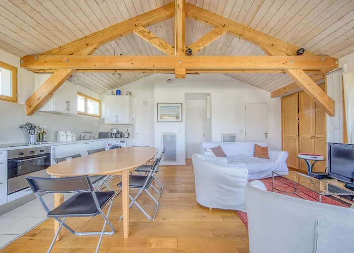 1 Maison Et Son Sur Pilotis Talais