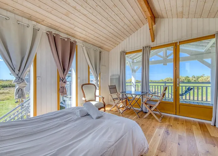 1 Maison Et Son Sur Pilotis *