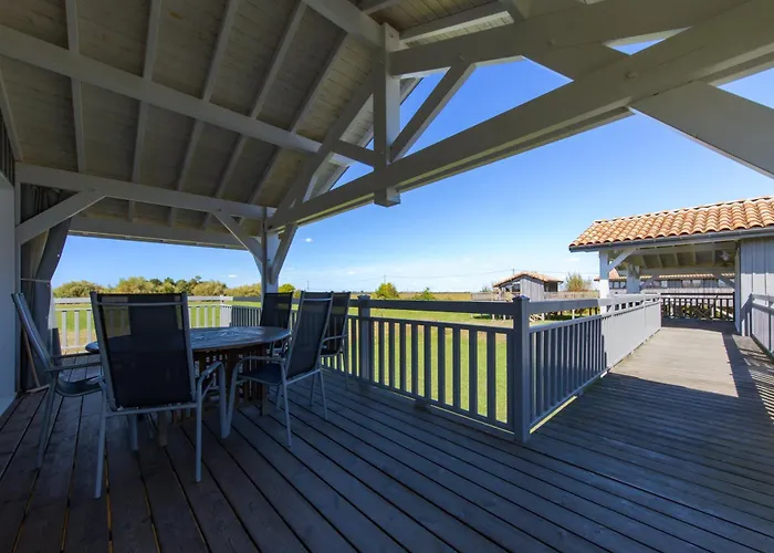 1 Maison Et Son Sur Pilotis * Talais