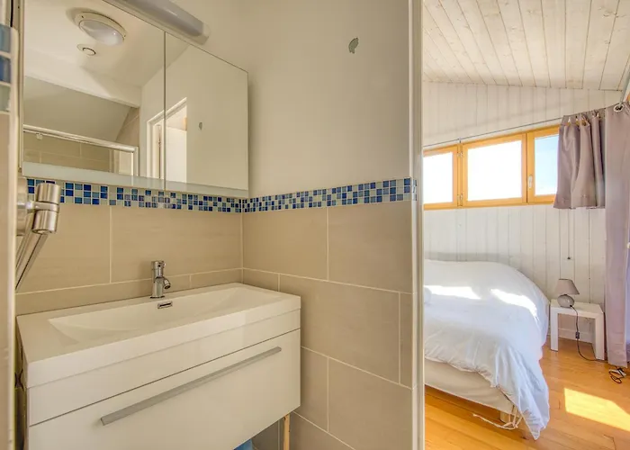 1 Maison Et Son Sur Pilotis Talais